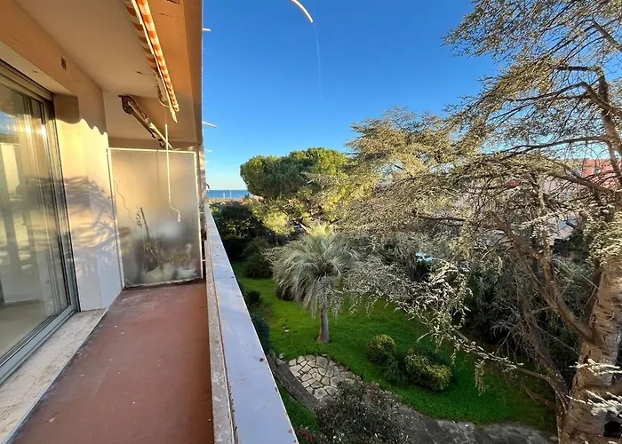 Appartement New With Balcony And Parking Antibes
