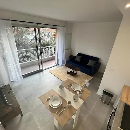 New With Balcony And Parking شقة